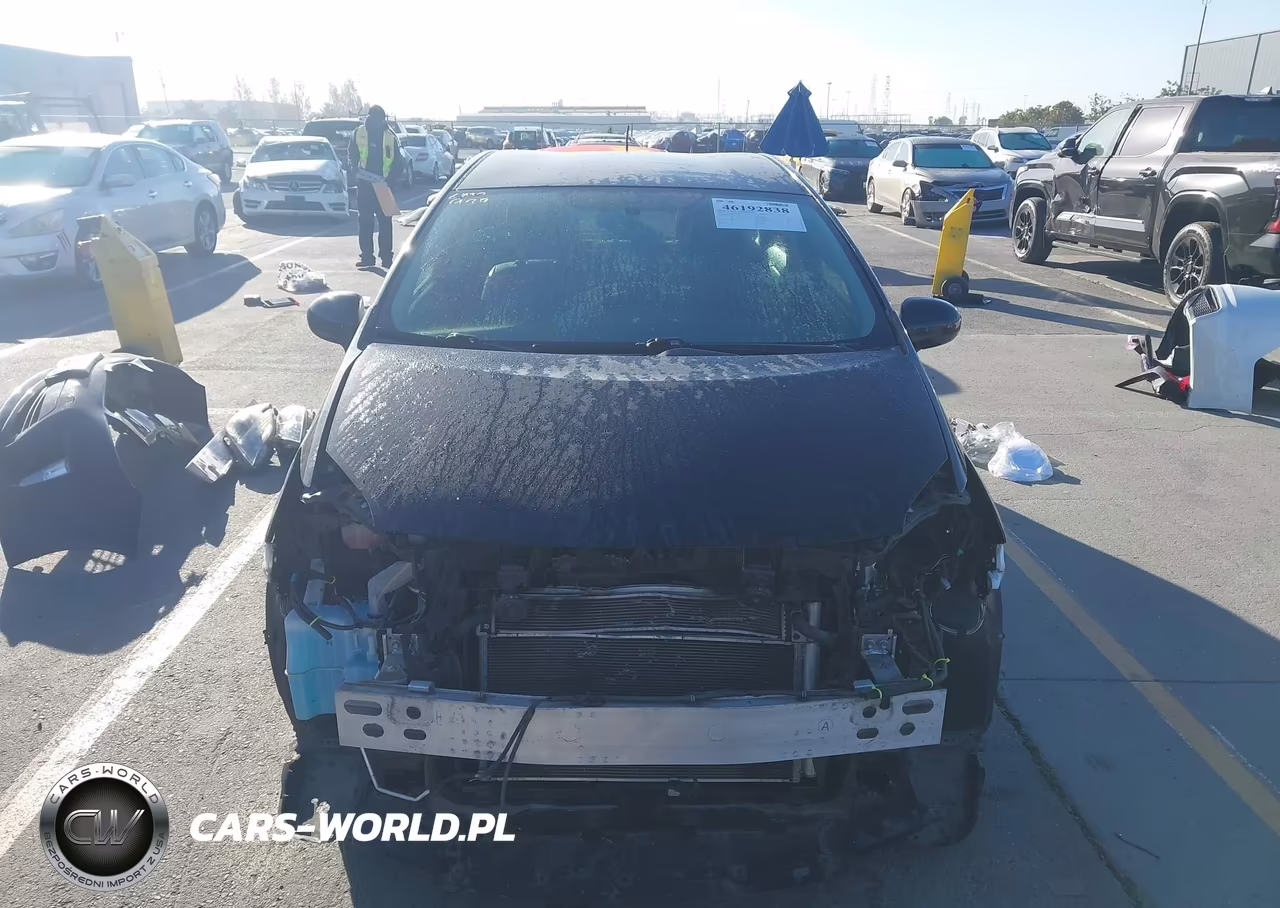2015 Toyota Prius Two VIN:JTDKN3DU2F1961727 - 13
