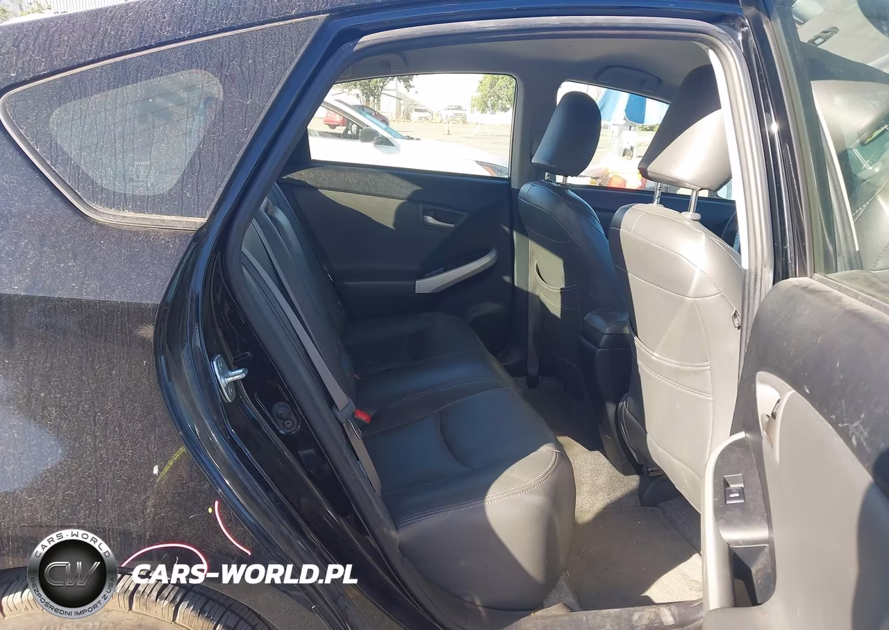 2015 Toyota Prius Two VIN:JTDKN3DU2F1961727 - 8