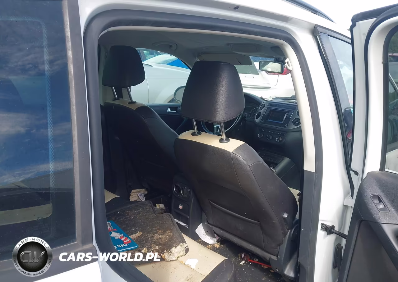 2016 Volkswagen Tiguan S VIN:WVGAV7AX2GW541564 - 8