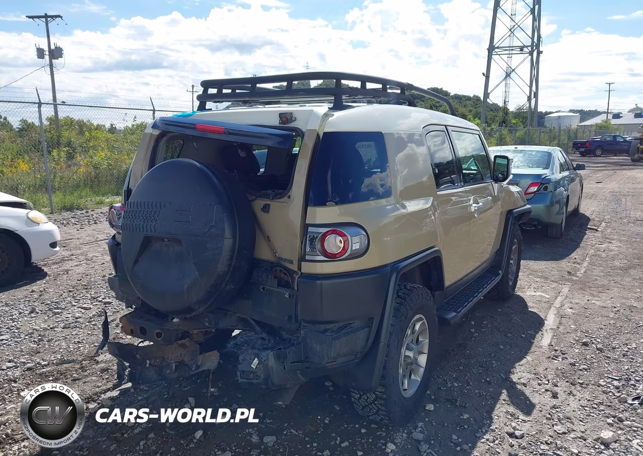 2013 Toyota Fj Cruiser VIN:JTEBU4BF1DK151179 - 4