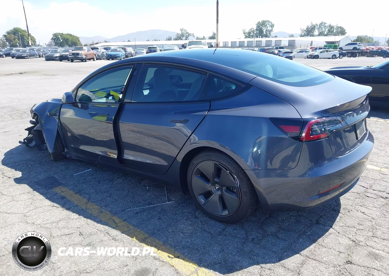 2023 Tesla Model 3 Rear-Wheel Drive VIN:5YJ3E1EAXPF563168 - 3