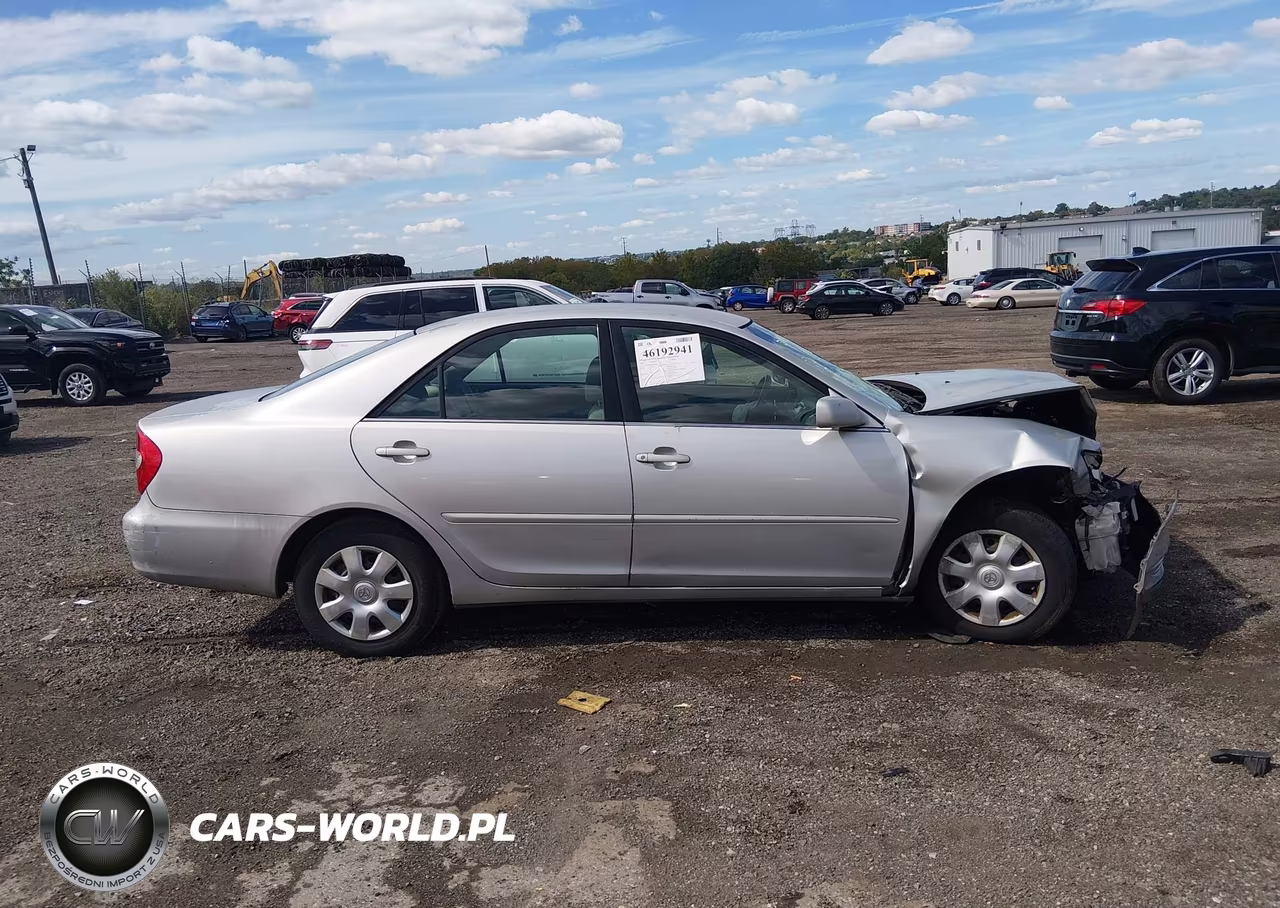 2003 Toyota Camry Le VIN:4T1BE30K43U695914 - 13