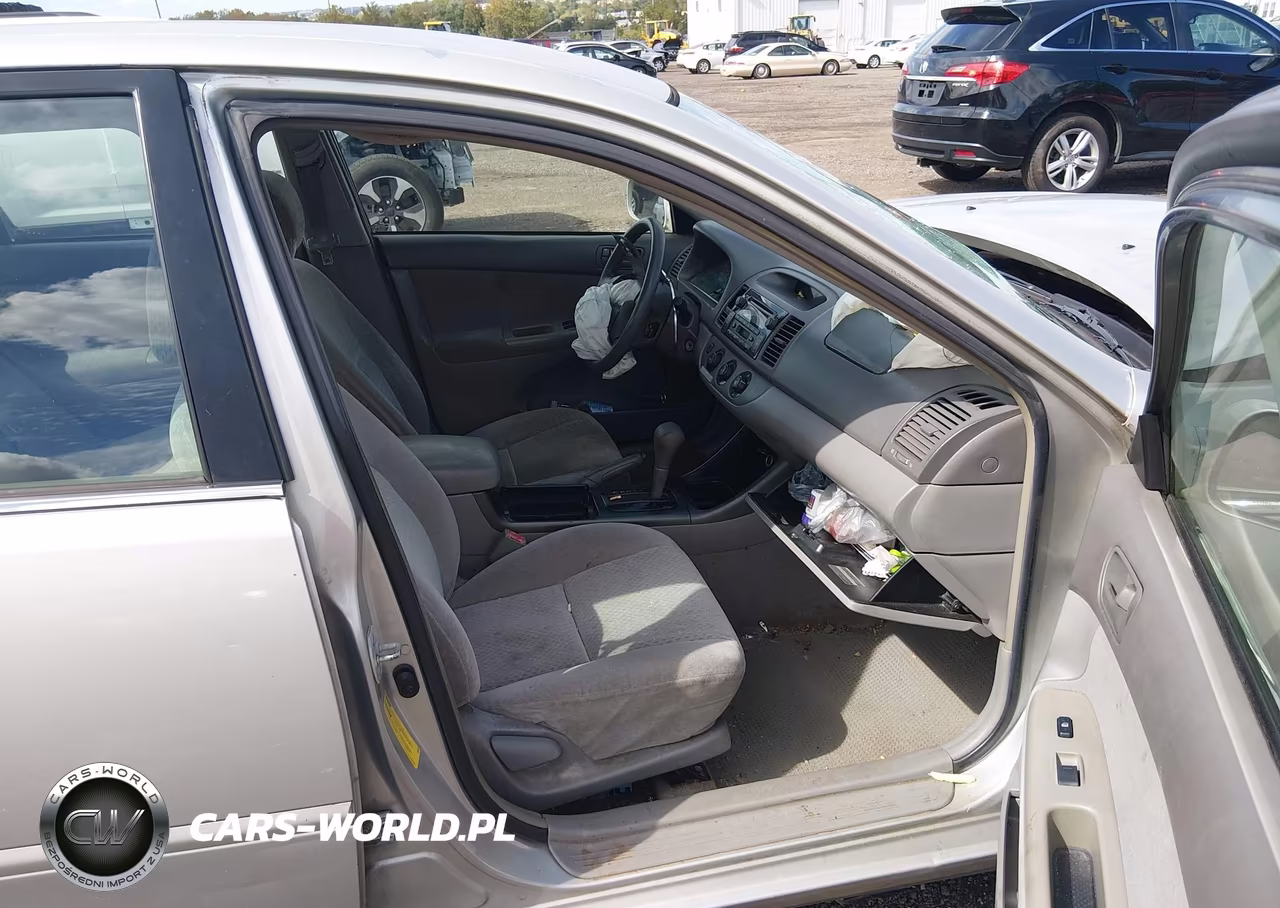 2003 Toyota Camry Le VIN:4T1BE30K43U695914 - 5