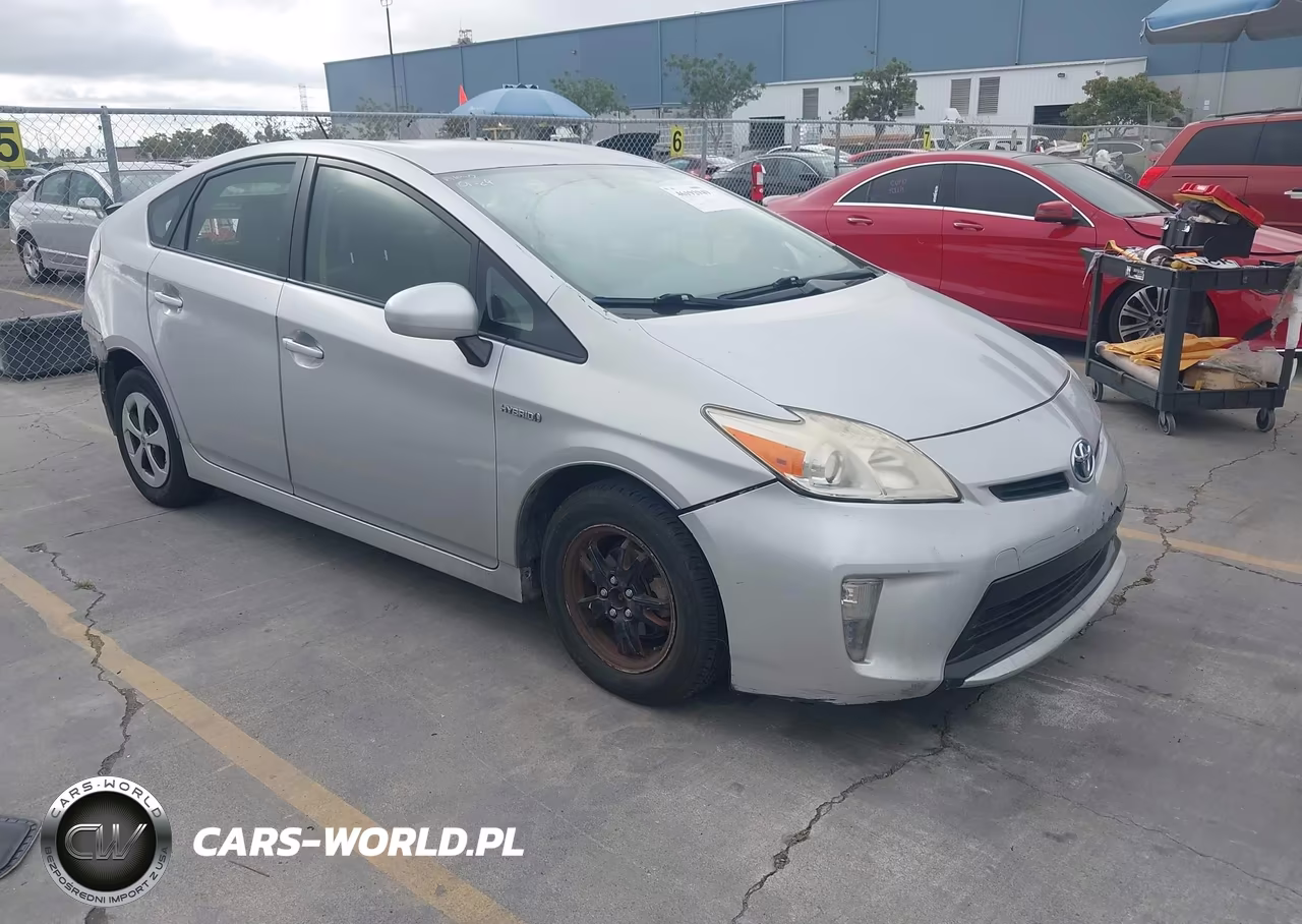 2014 Toyota Prius Two – zdjęcie 1 z 17