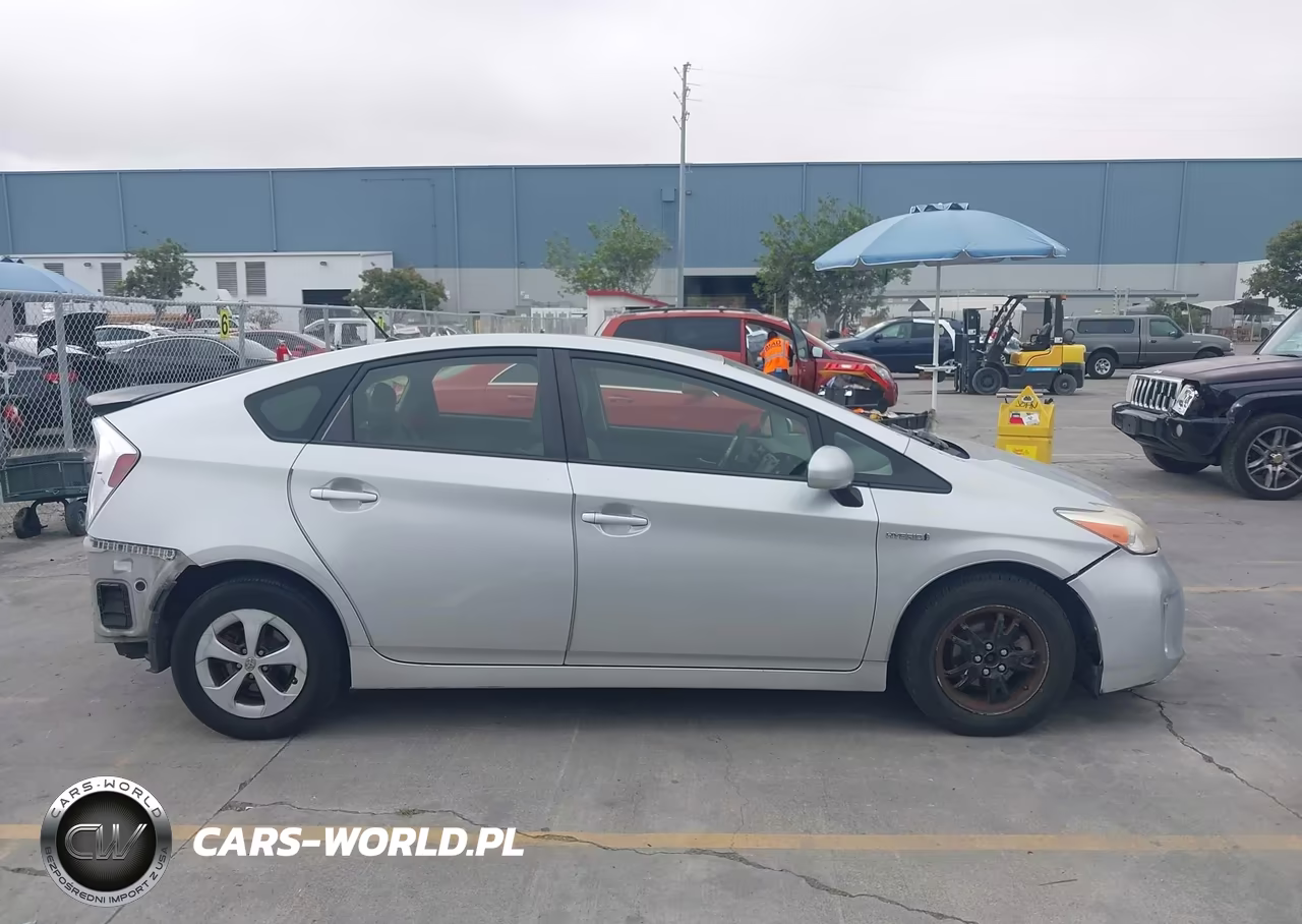 2014 Toyota Prius Two VIN:JTDKN3DU9E1815260 - 14