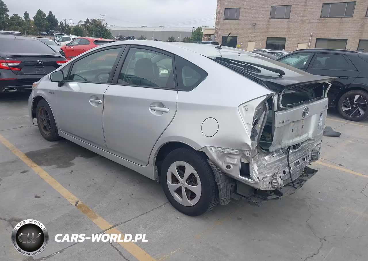 2014 Toyota Prius Two VIN:JTDKN3DU9E1815260 - 3