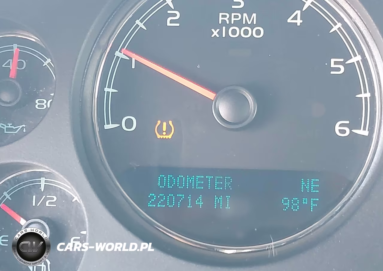 2011 Chevrolet Tahoe Lt VIN:1GNSKBE01BR303222 - 15