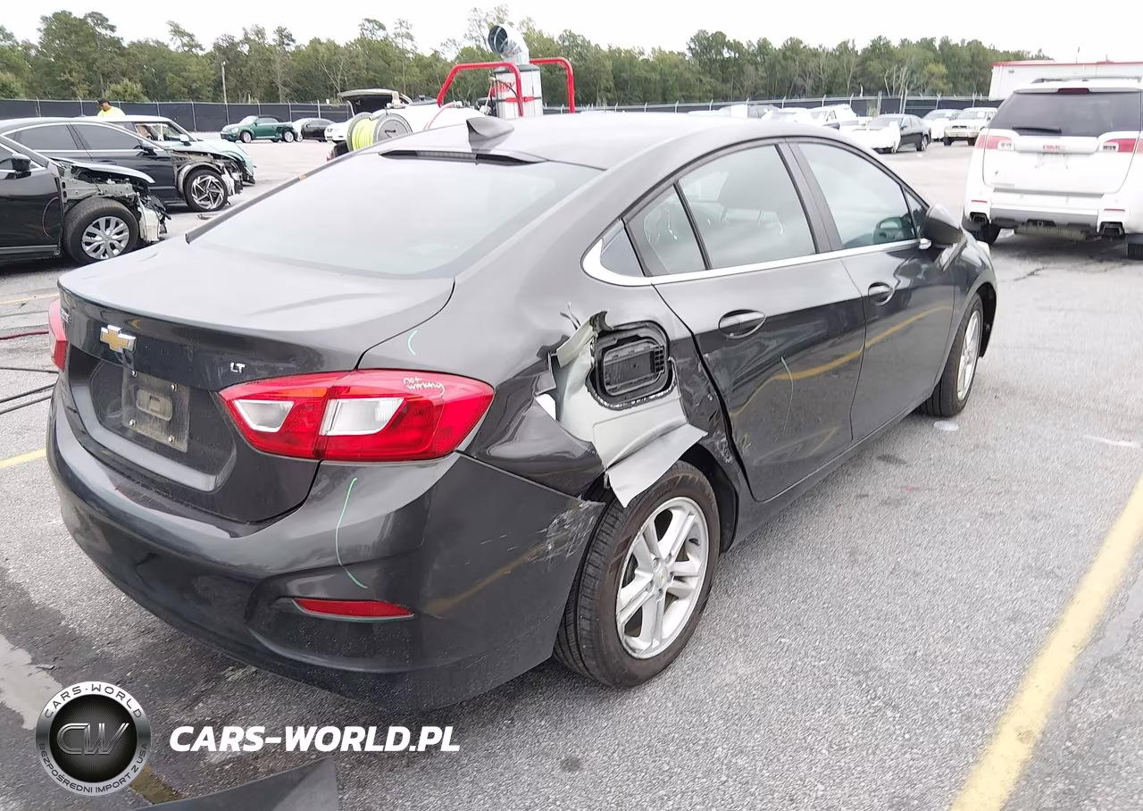 2017 Chevrolet Cruze Lt Auto VIN:1G1BE5SMXH7127115 - 4
