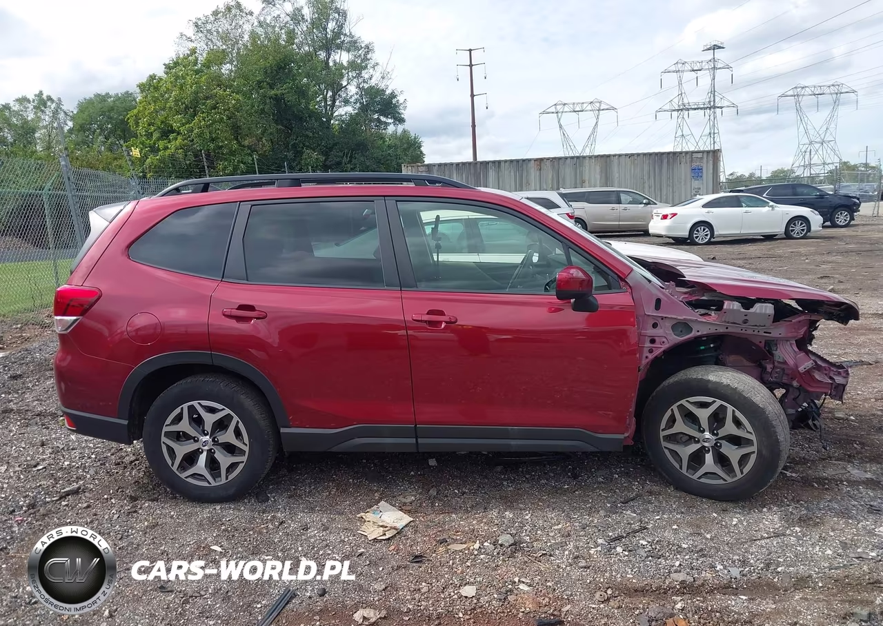 2024 Subaru Forester Premium VIN:JF2SKADCXRH428526 - 13