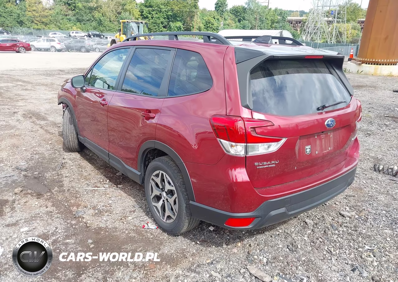 2024 Subaru Forester Premium VIN:JF2SKADCXRH428526 - 3