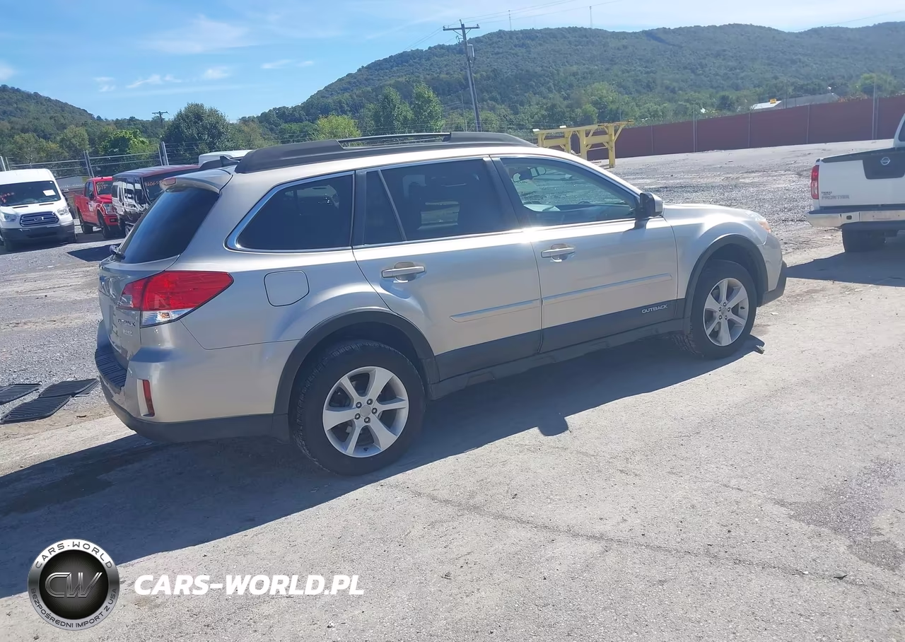 2014 Subaru Outback 2.5I Premium VIN:4S4BRBCC1E3307842 - 4