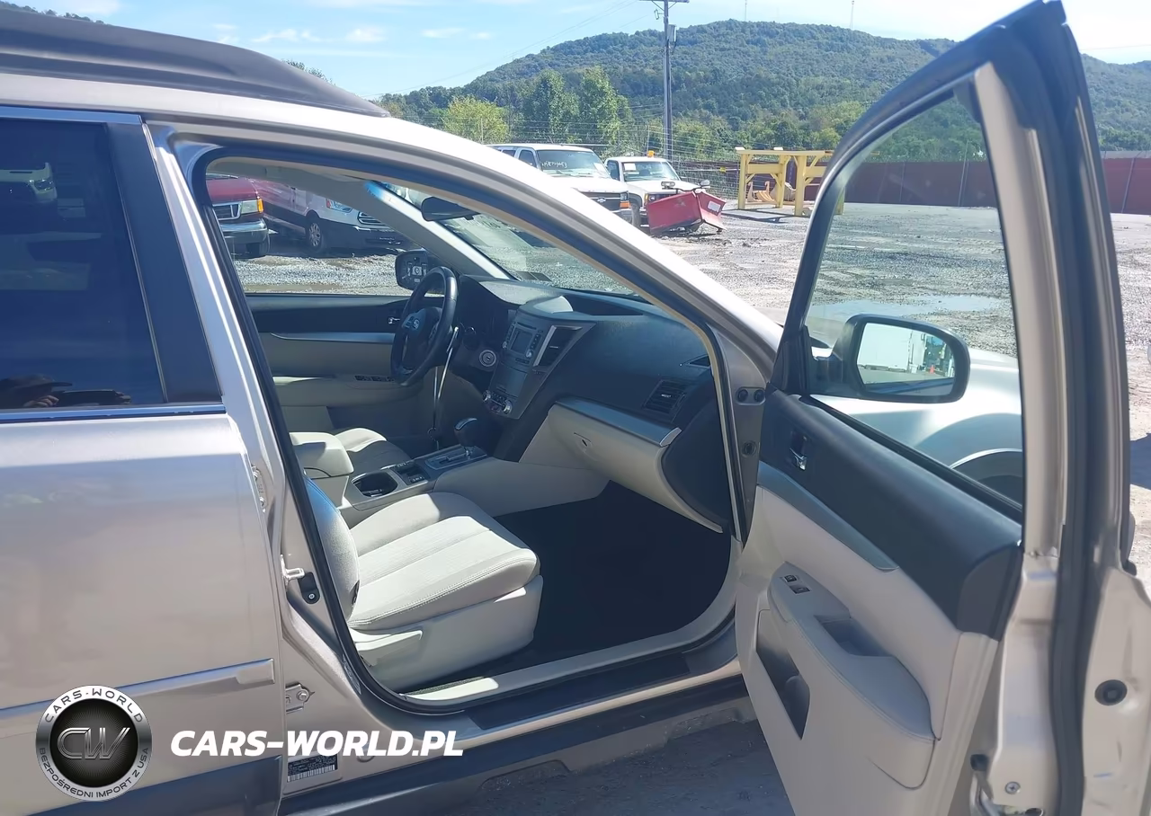 2014 Subaru Outback 2.5I Premium VIN:4S4BRBCC1E3307842 - 5