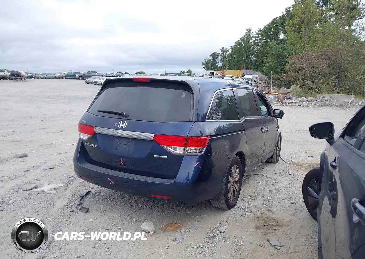 2017 Honda Odyssey Se VIN:5FNRL5H32HB025361 - 4