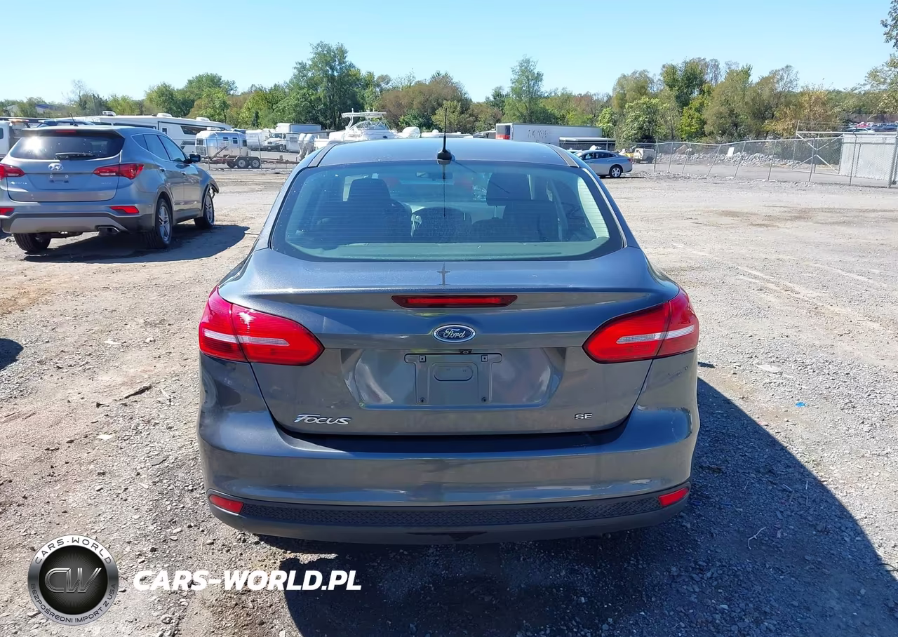 2018 Ford Focus Se VIN:1FADP3F24JL310908 - 16