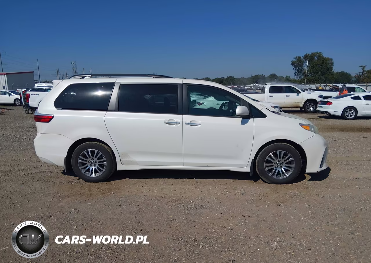 2018 Toyota Sienna Xle 8 Passenger VIN:5TDYZ3DC7JS926425 - 13