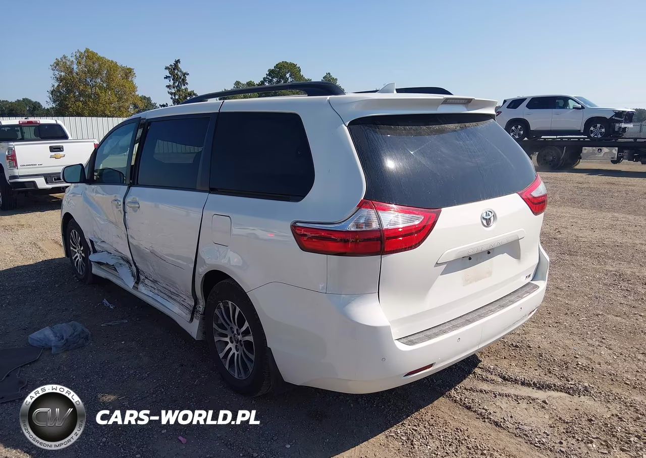 2018 Toyota Sienna Xle 8 Passenger VIN:5TDYZ3DC7JS926425 - 3