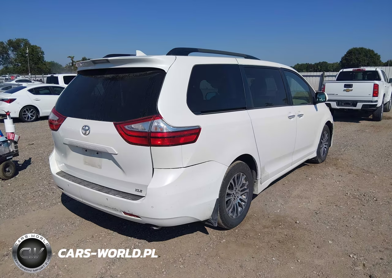 2018 Toyota Sienna Xle 8 Passenger VIN:5TDYZ3DC7JS926425 - 4