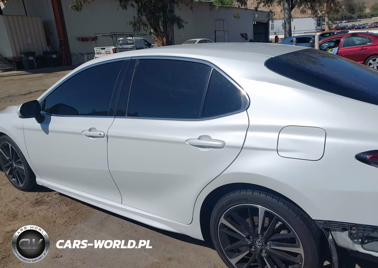 2018 Toyota Camry Xse VIN:4T1B61HK8JU059919 - 14