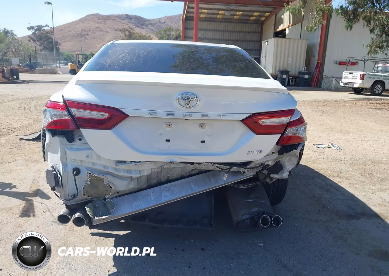 2018 Toyota Camry Xse VIN:4T1B61HK8JU059919 - 16