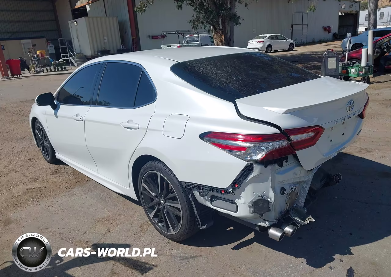 2018 Toyota Camry Xse VIN:4T1B61HK8JU059919 - 3