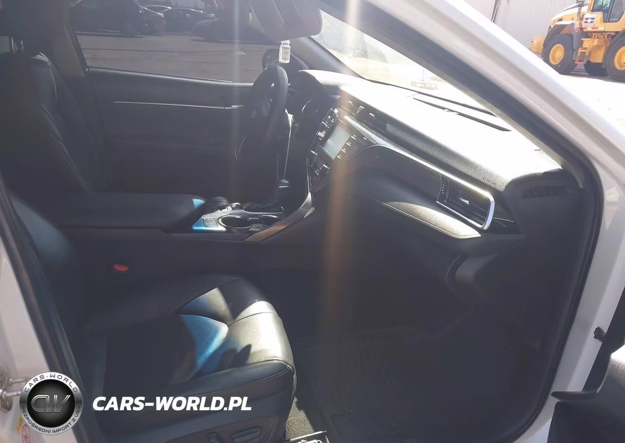 2018 Toyota Camry Xse VIN:4T1B61HK8JU059919 - 5