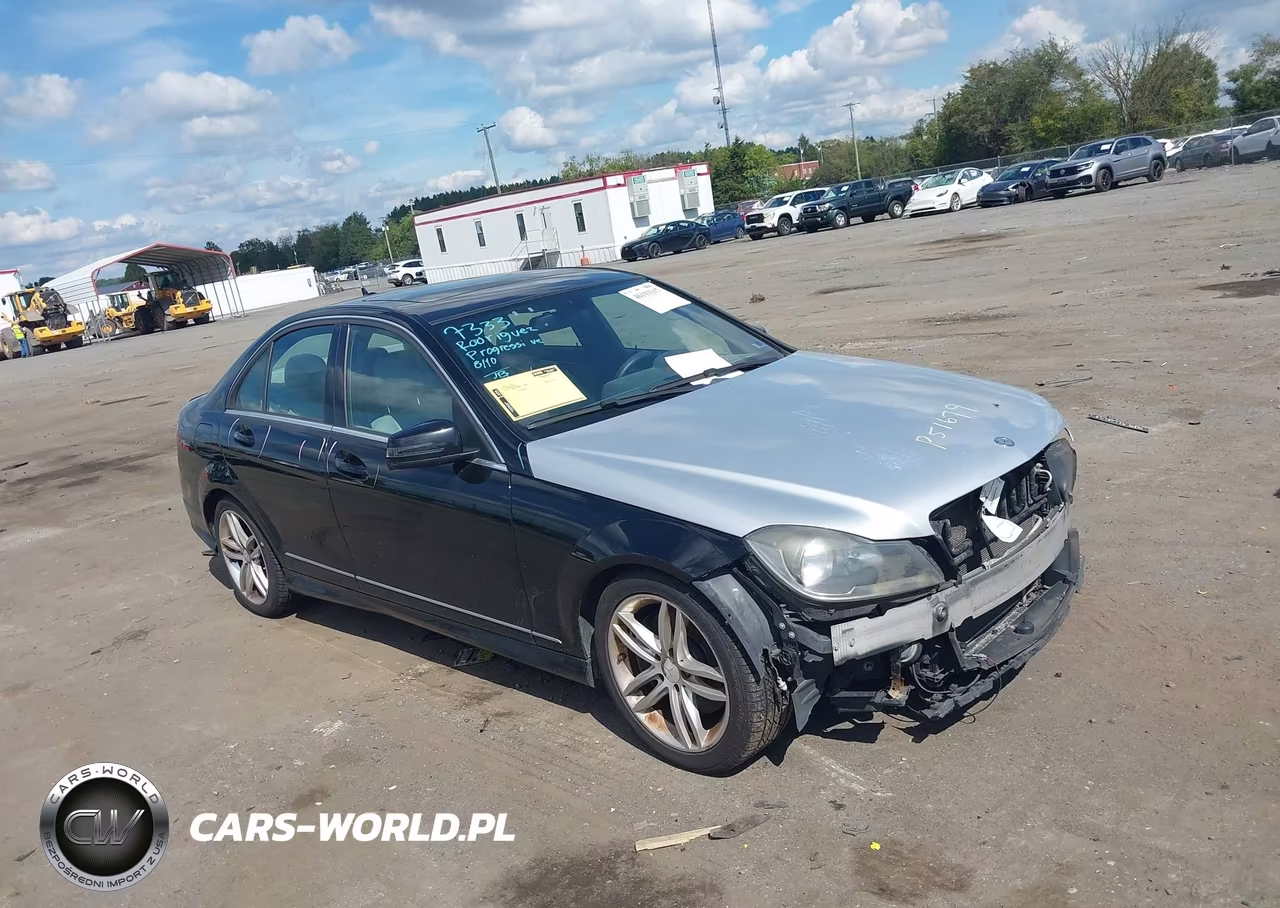 2013 Mercedes-Benz C 300 Luxury 4Matic-Sport 4Matic