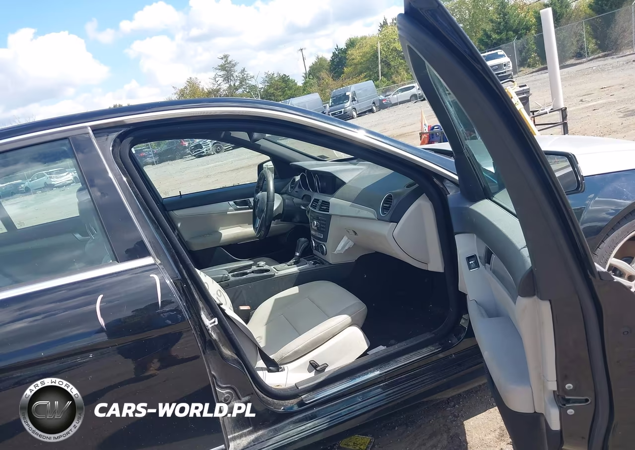 2013 Mercedes-Benz C 300 Luxury 4Matic-Sport 4Matic VIN:WDDGF8AB7DR289512 - 5