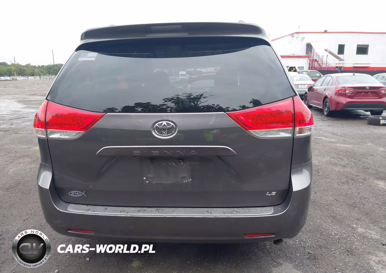 2011 Toyota Sienna Le V6 VIN:5TDKK3DC2BS158932 - 17