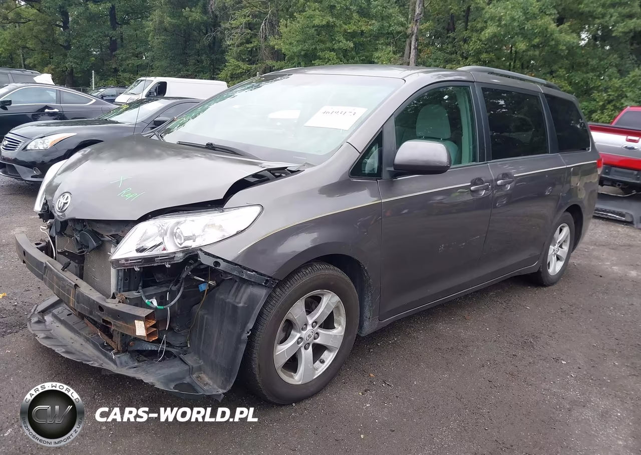 2011 Toyota Sienna Le V6 VIN:5TDKK3DC2BS158932 - 2