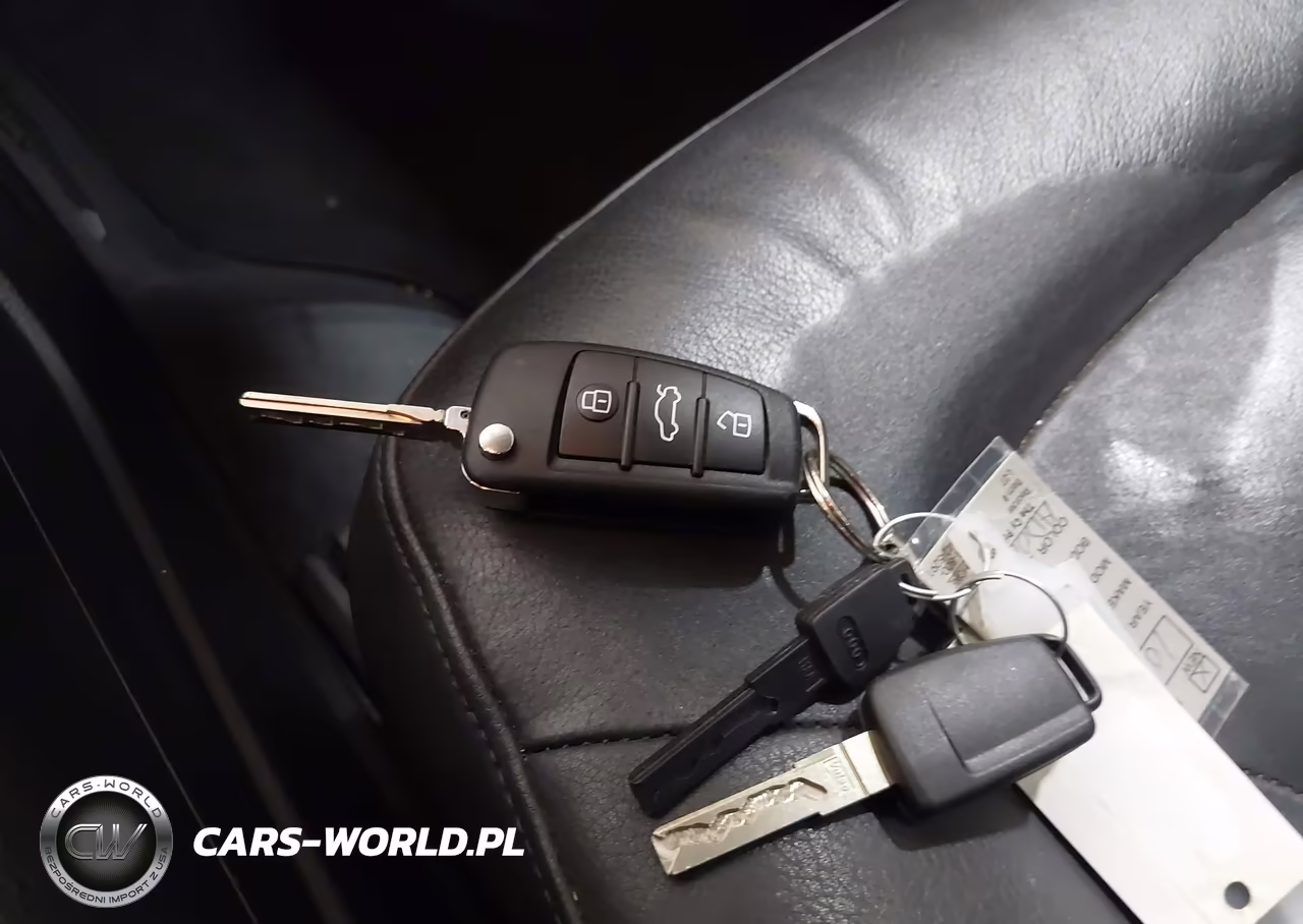 2010 Audi Q7 3.6L Premium Plus VIN:WA1LYAFE0AD005721 - 11