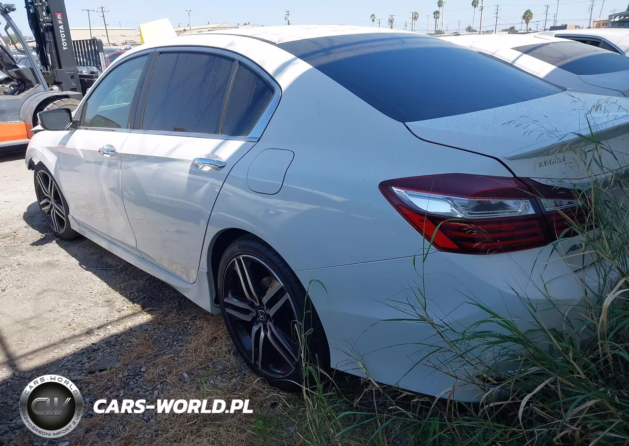 2017 Honda Accord Sport VIN:1HGCR2F55HA220663 - 3