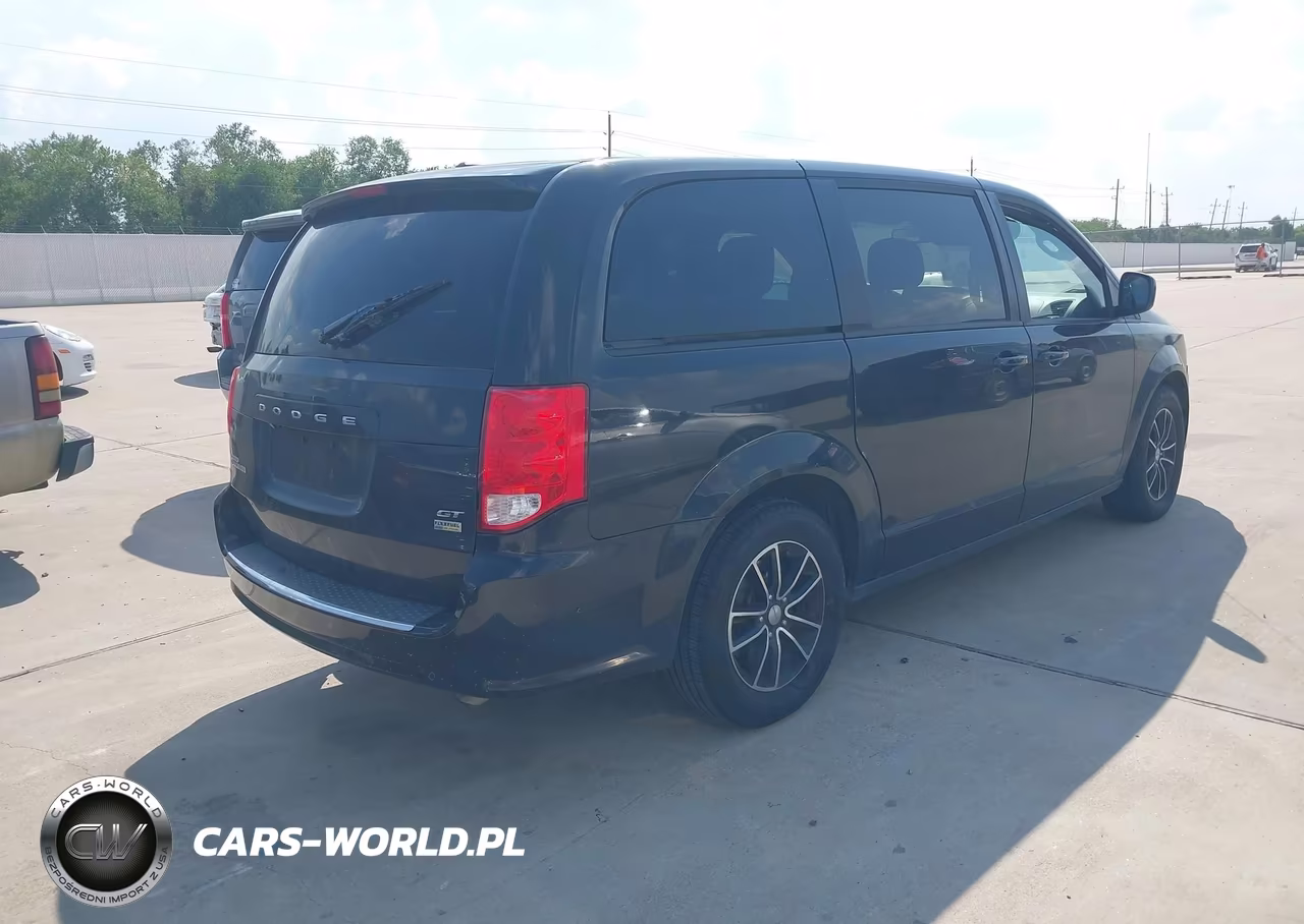 2018 Dodge Grand Caravan Gt VIN:2C4RDGEG1JR236853 - 4