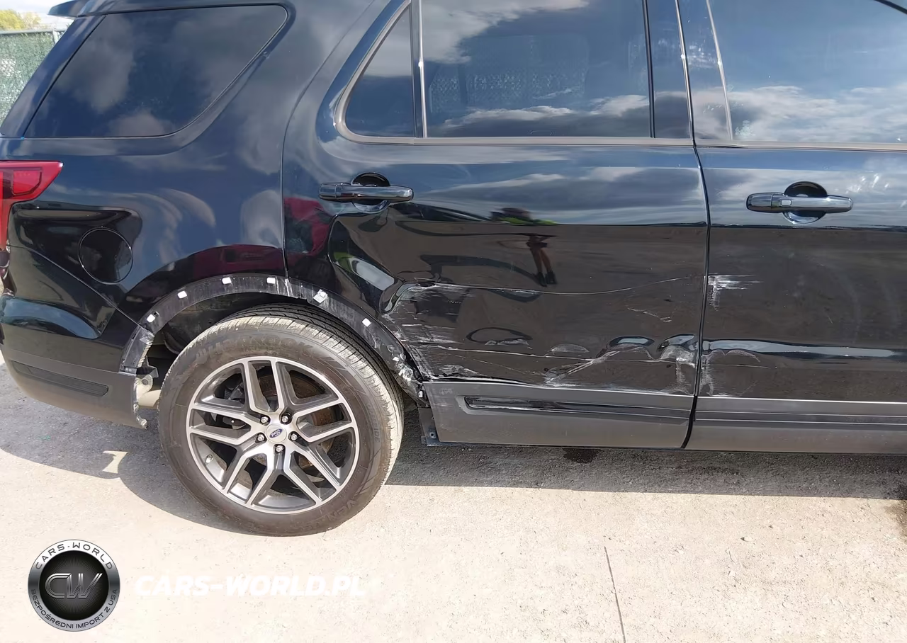 2018 Ford Explorer Sport VIN:1FM5K8GT3JGB88693 - 6