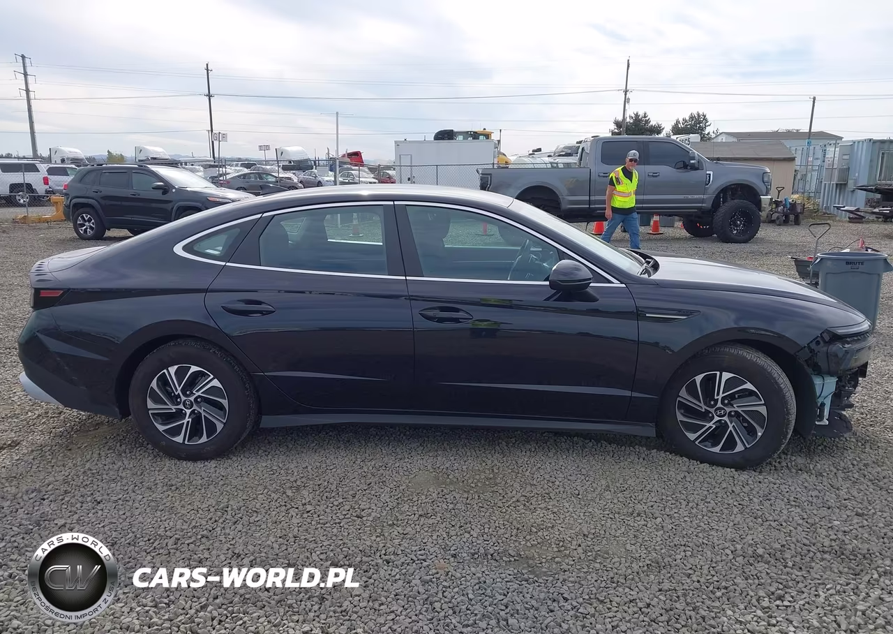 2026 Hyundai Sonata H??Brido Blue VIN:KMHL24JJXTA148060 - 14