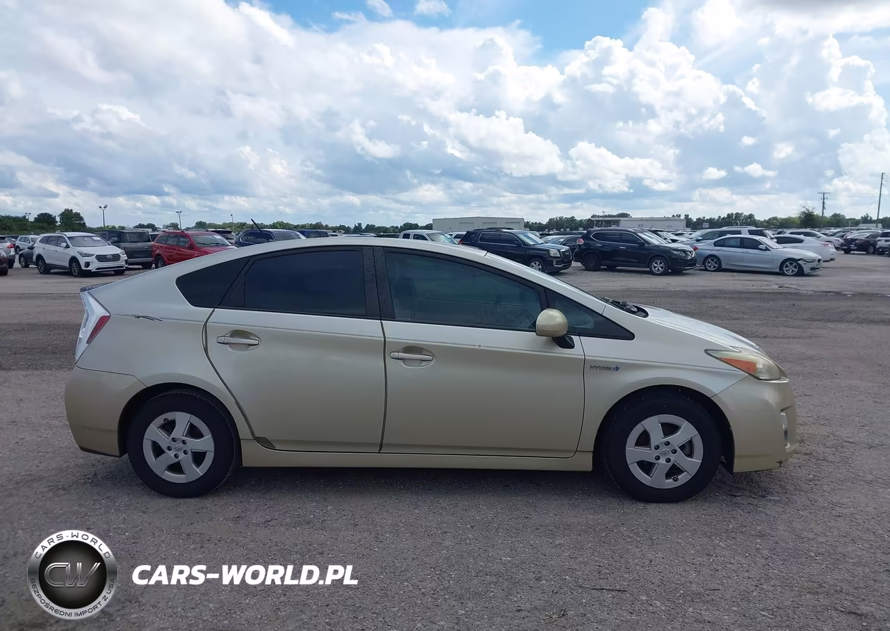 2011 Toyota Prius Two VIN:JTDKN3DU0B0249880 - 13