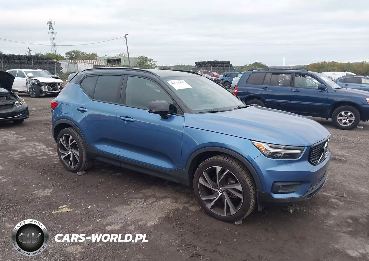 2021 Volvo Xc40 T5 R-Design VIN:YV4162UMXM2405608 - 1
