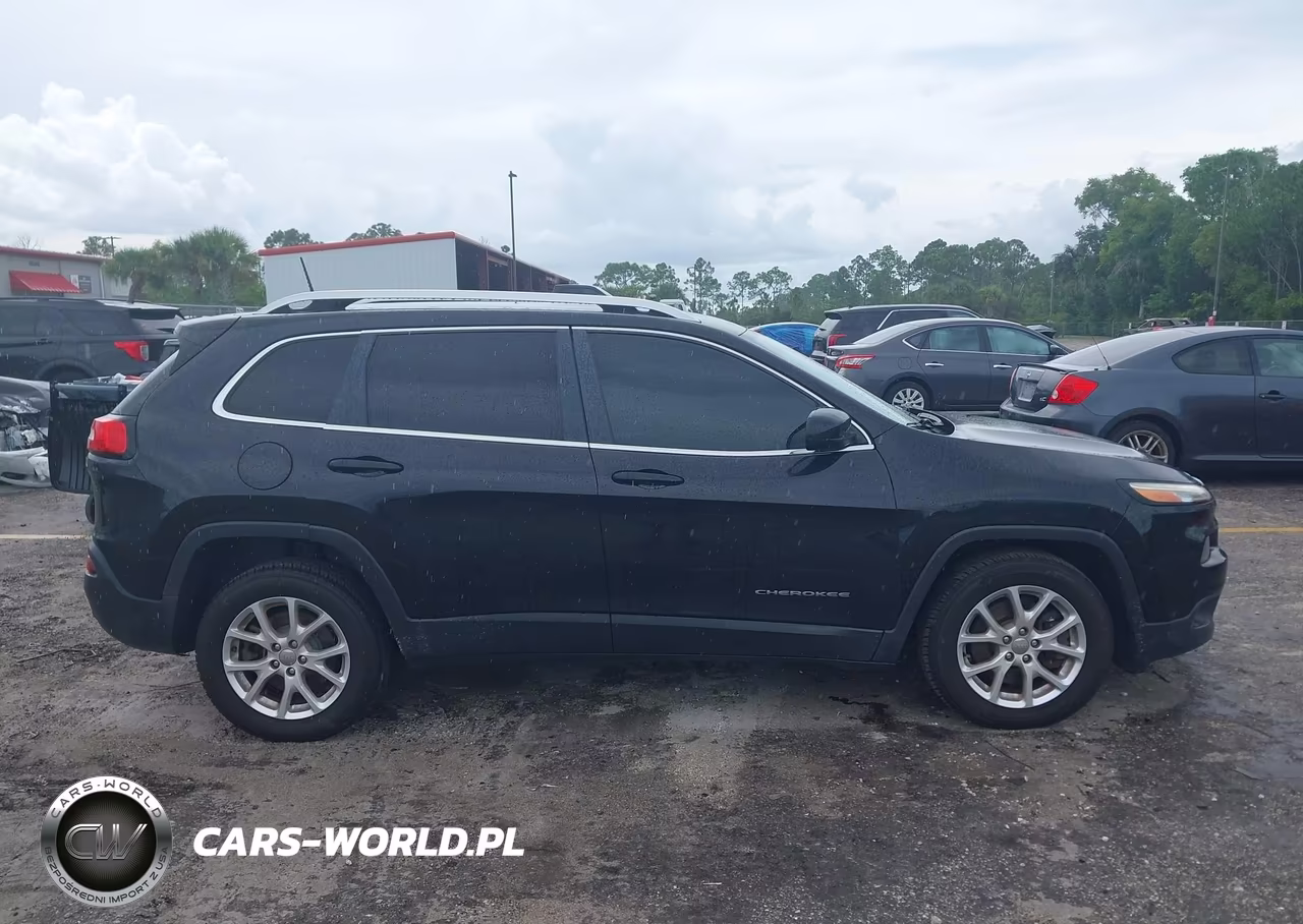 2016 Jeep Cherokee Latitude VIN:1C4PJLCS7GW247369 - 13