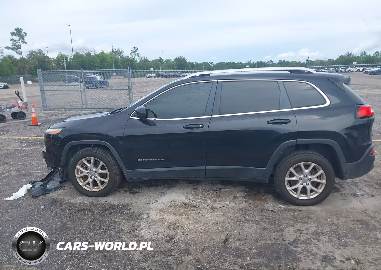 2016 Jeep Cherokee Latitude VIN:1C4PJLCS7GW247369 - 14