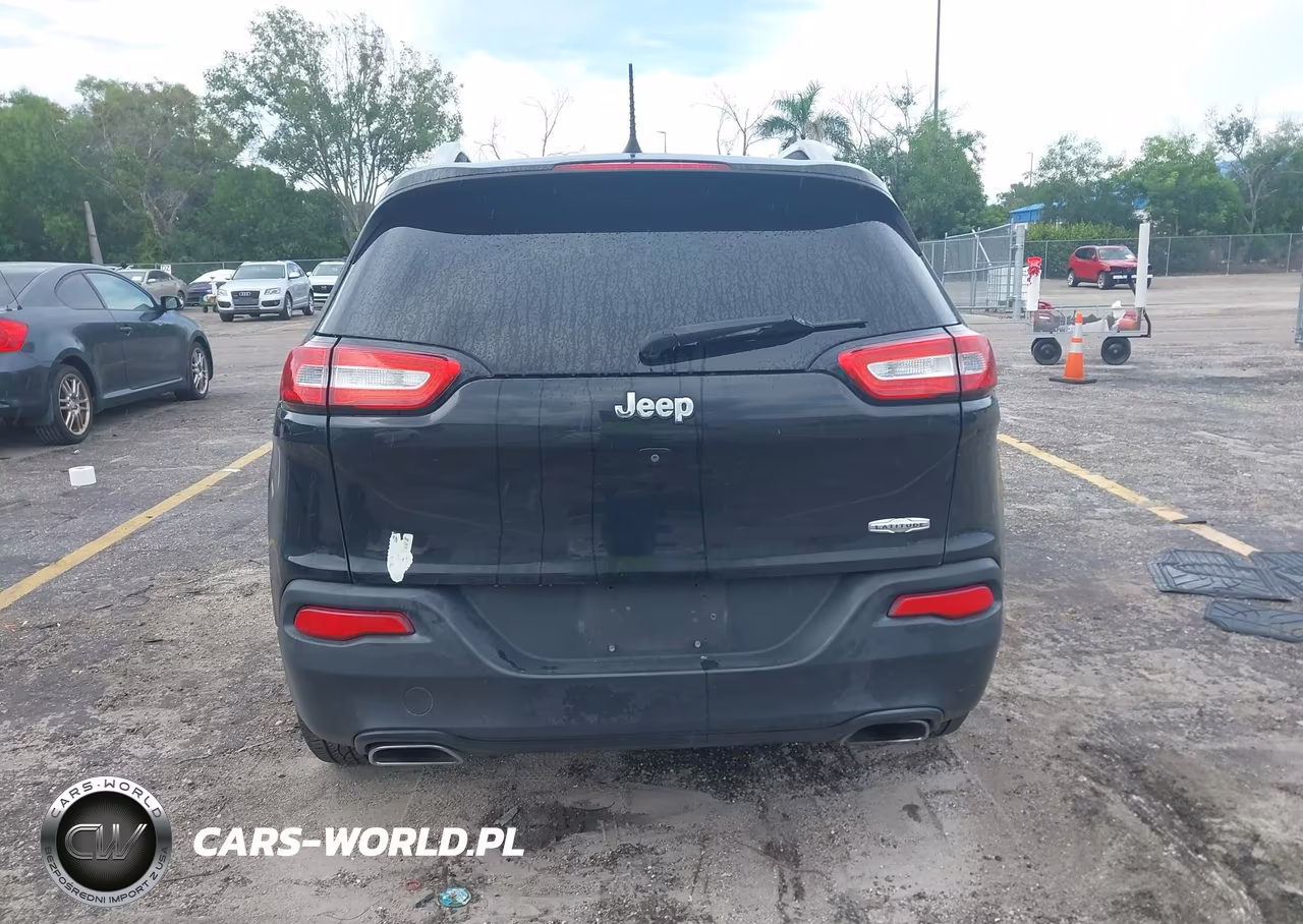 2016 Jeep Cherokee Latitude VIN:1C4PJLCS7GW247369 - 16