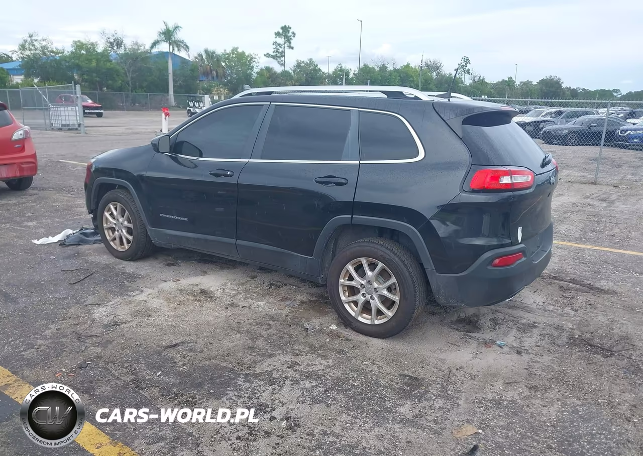 2016 Jeep Cherokee Latitude VIN:1C4PJLCS7GW247369 - 3