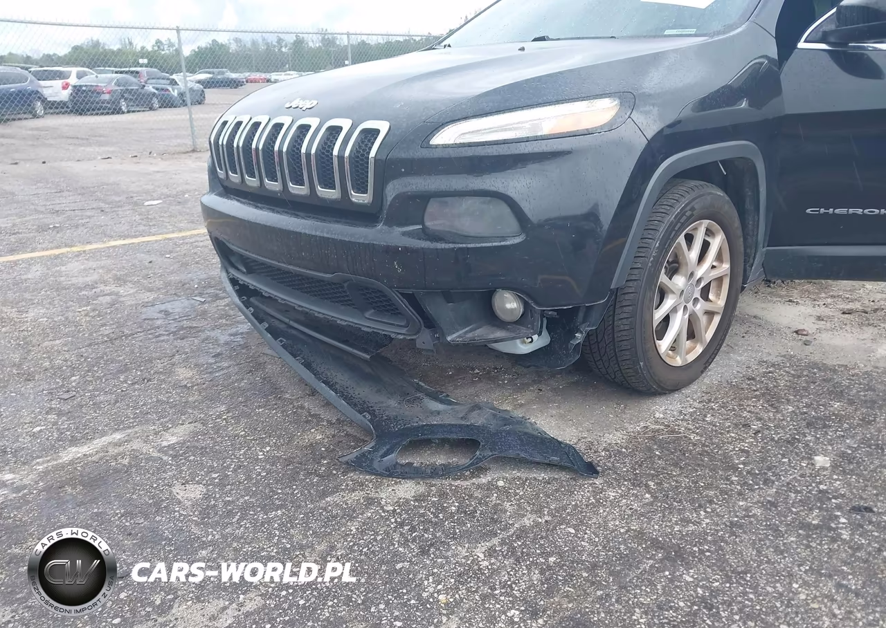 2016 Jeep Cherokee Latitude VIN:1C4PJLCS7GW247369 - 6