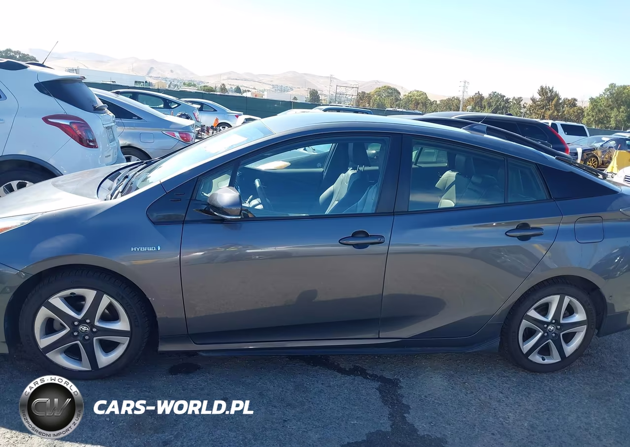 2017 Toyota Prius Four Touring VIN:JTDKARFU0H3046832 - 14
