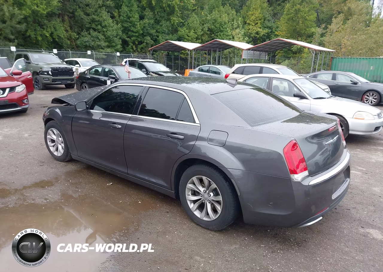 2015 Chrysler 300 Limited VIN:2C3CCAAG4FH903928 - 3