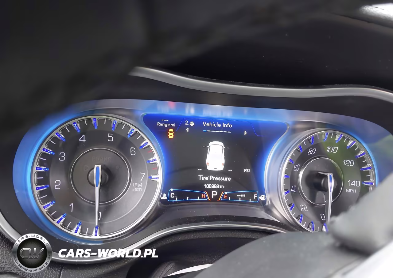 2015 Chrysler 300 Limited VIN:2C3CCAAG4FH903928 - 7