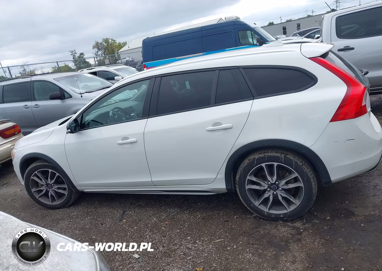 2016 Volvo V60 Cross Country T5 VIN:YV4612HKXG1006334 - 14