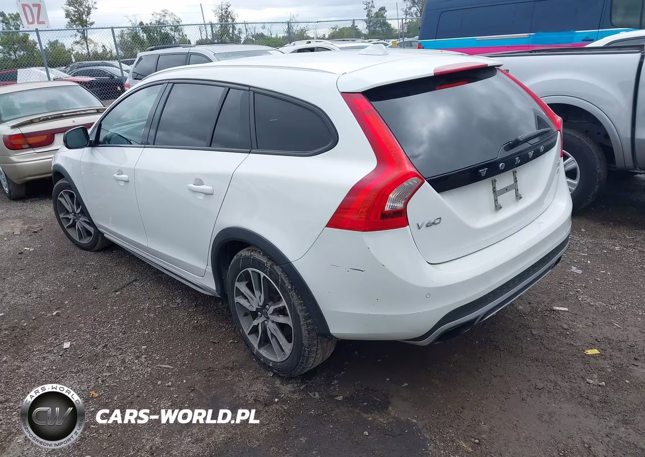 2016 Volvo V60 Cross Country T5 VIN:YV4612HKXG1006334 - 3
