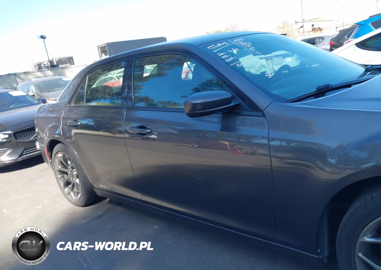 2016 Chrysler 300 300S VIN:2C3CCABG1GH304503 - 13