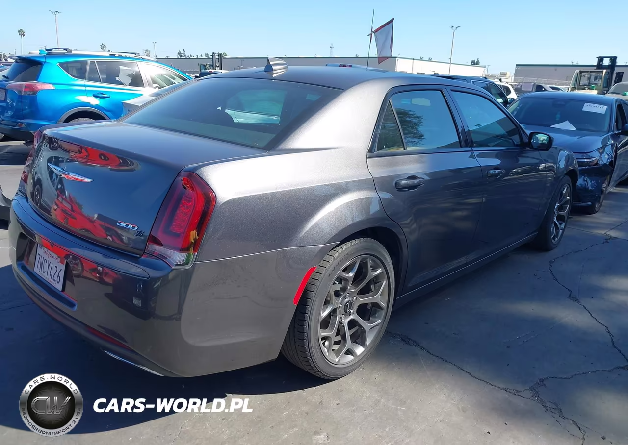 2016 Chrysler 300 300S VIN:2C3CCABG1GH304503 - 4
