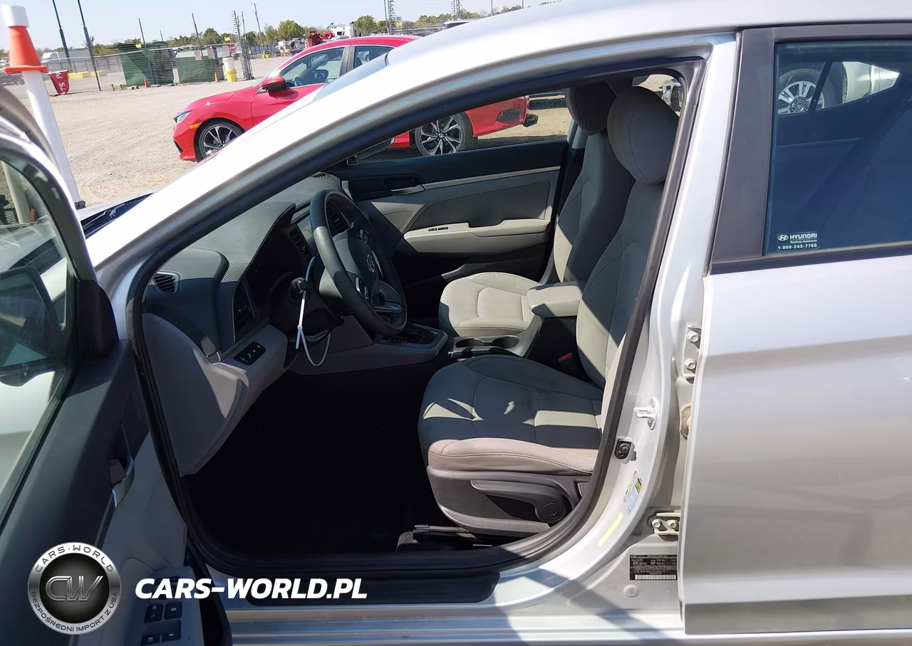 2019 Hyundai Elantra Sel VIN:5NPD84LF2KH469579 - 17