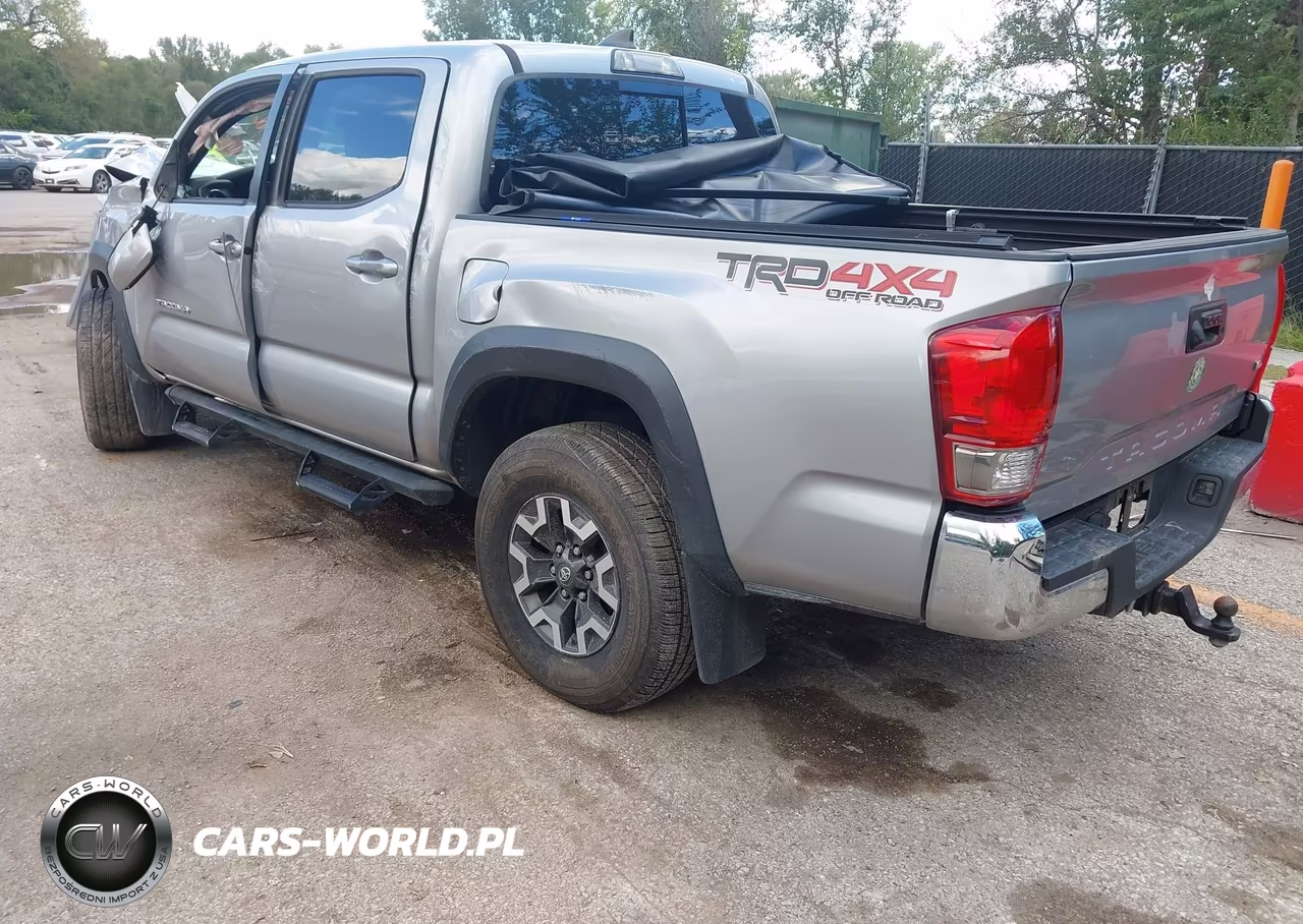 2017 Toyota Tacoma Trd Off Road VIN:5TFCZ5AN8HX073906 - 3